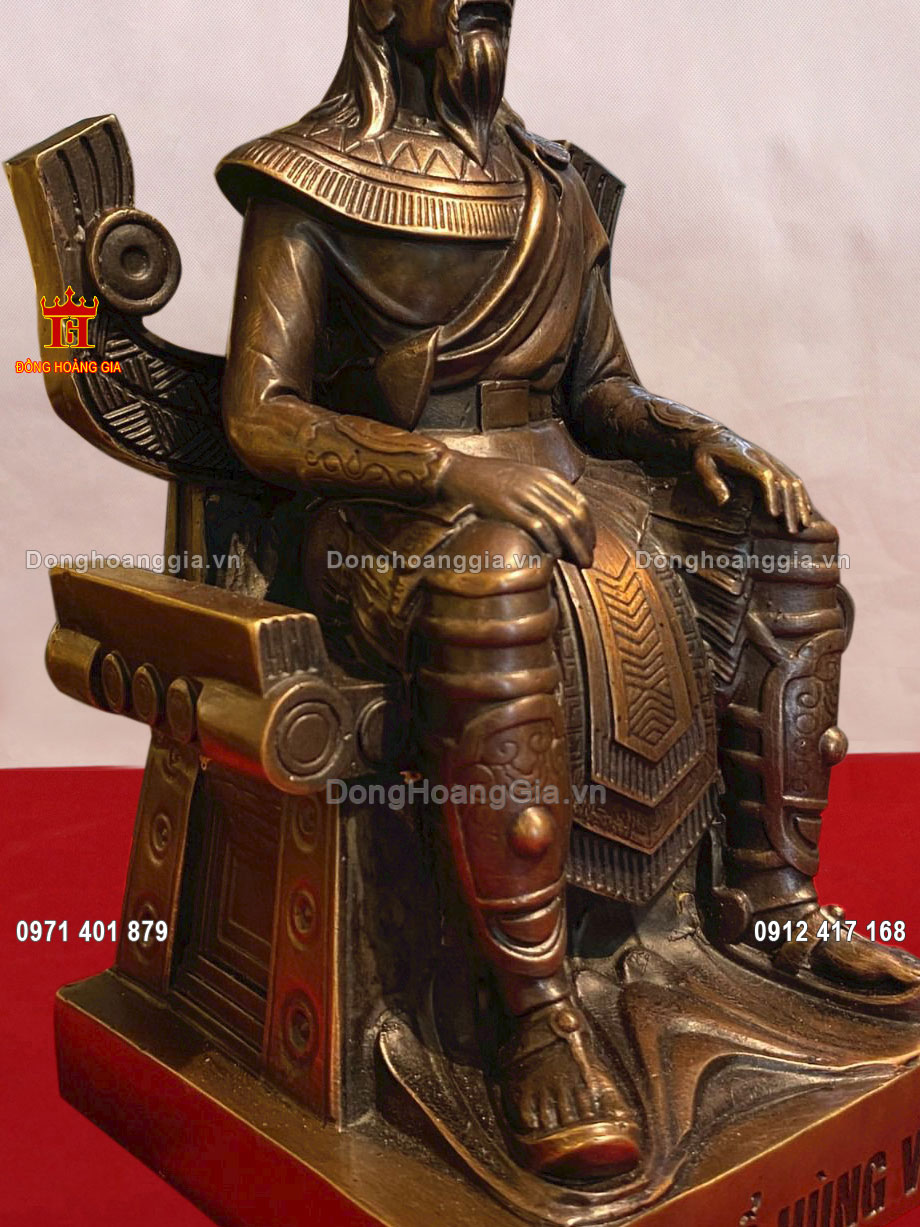 Đồng Hoàng Gia vận chuyển sản phẩm tượng đồng Hùng Vương trong toàn quốc